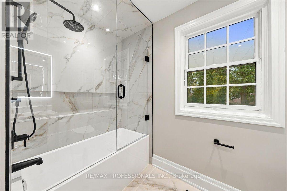 53 Edenvale Crescent, Toronto, Ontario M9A 4A5 - Photo 32 - W13845826