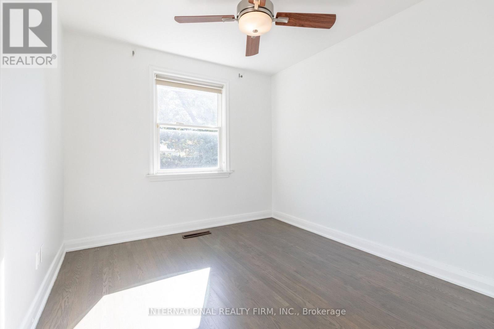 582 South Service Road, Mississauga, Ontario  L5G 2S6 - Photo 16 - W14083552