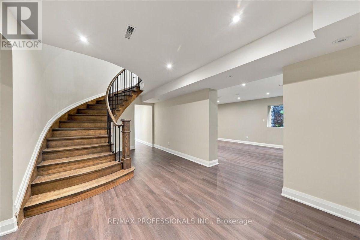 53 Edenvale Crescent, Toronto, Ontario M9A 4A5 - Photo 35 - W13845826