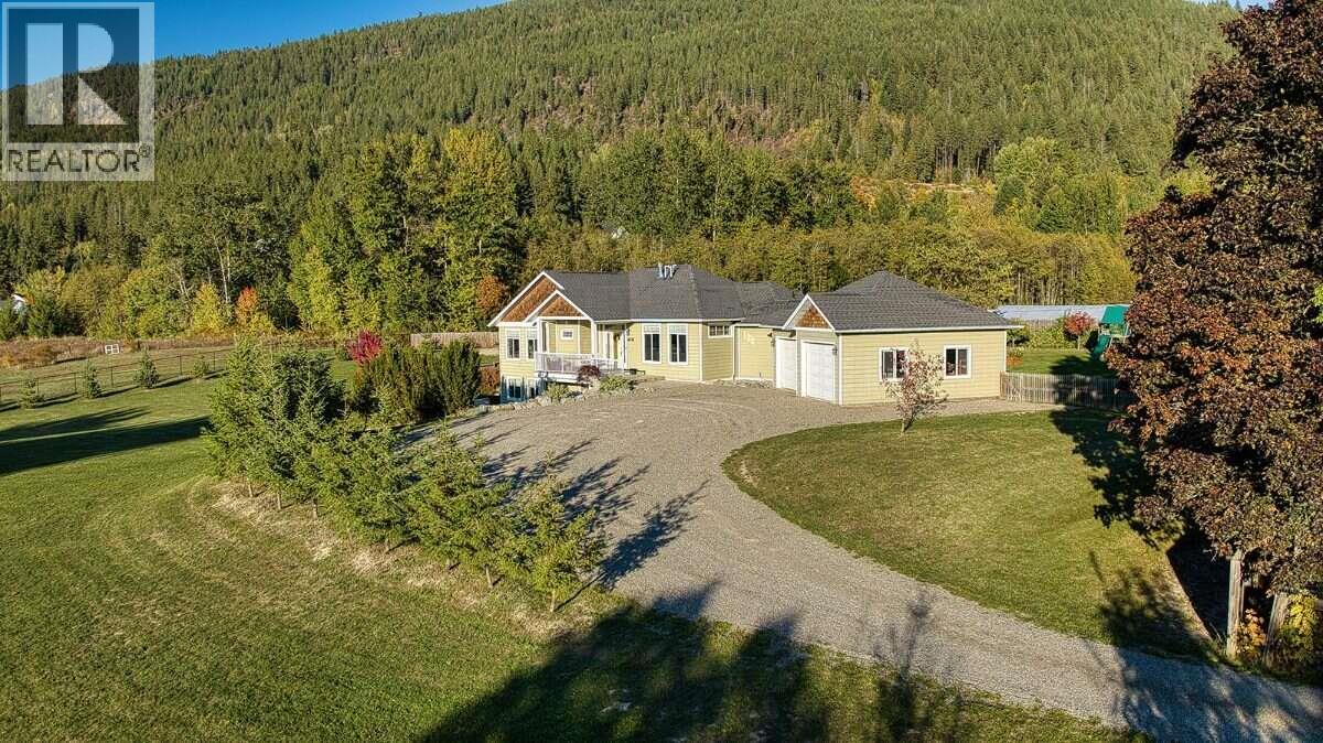 830 Devon Street, Creston, British Columbia  V0B 1G6 - Photo 8 - 10404273