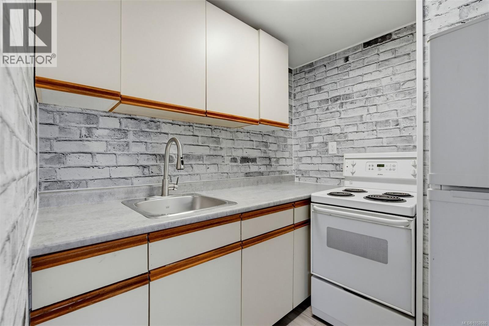 1790 Denman St, Victoria, British Columbia  V8R 1Y4 - Photo 22 - 1052686