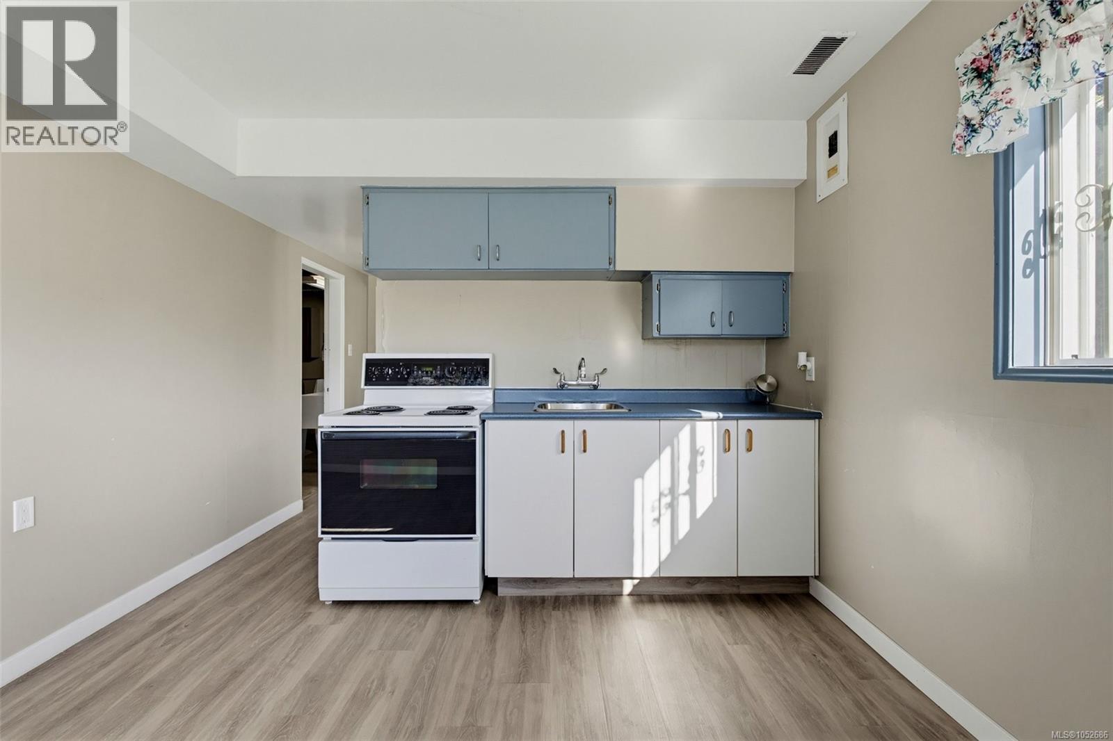 1790 Denman St, Victoria, British Columbia  V8R 1Y4 - Photo 27 - 1052686