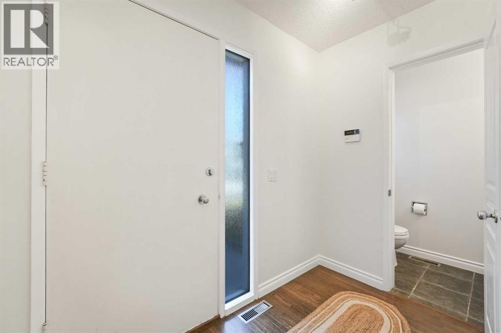 6, 2815 Palliser Drive SW, Calgary, Alberta  T2V 3S8 - Photo 5 - A2339466
