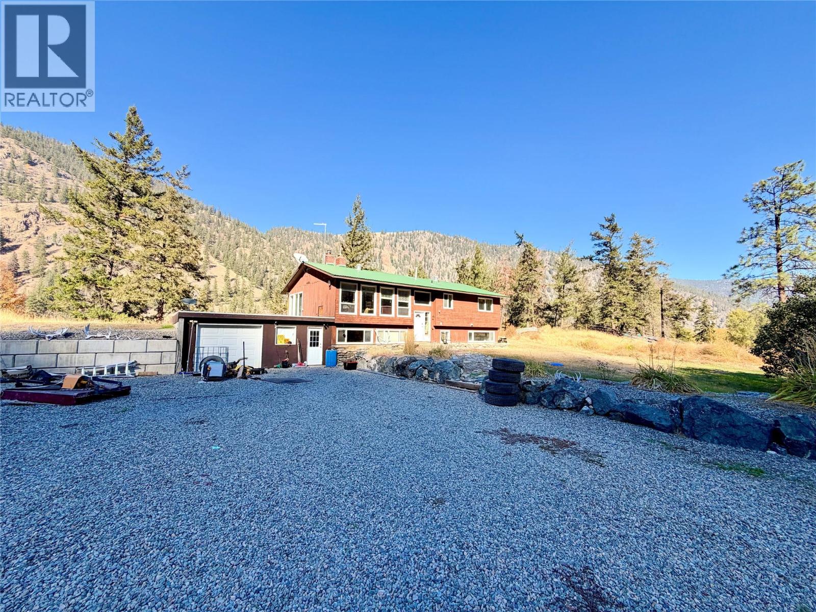 727 Highway 3 Highway E, Princeton, British Columbia  V0X 1W0 - Photo 3 - 10404261