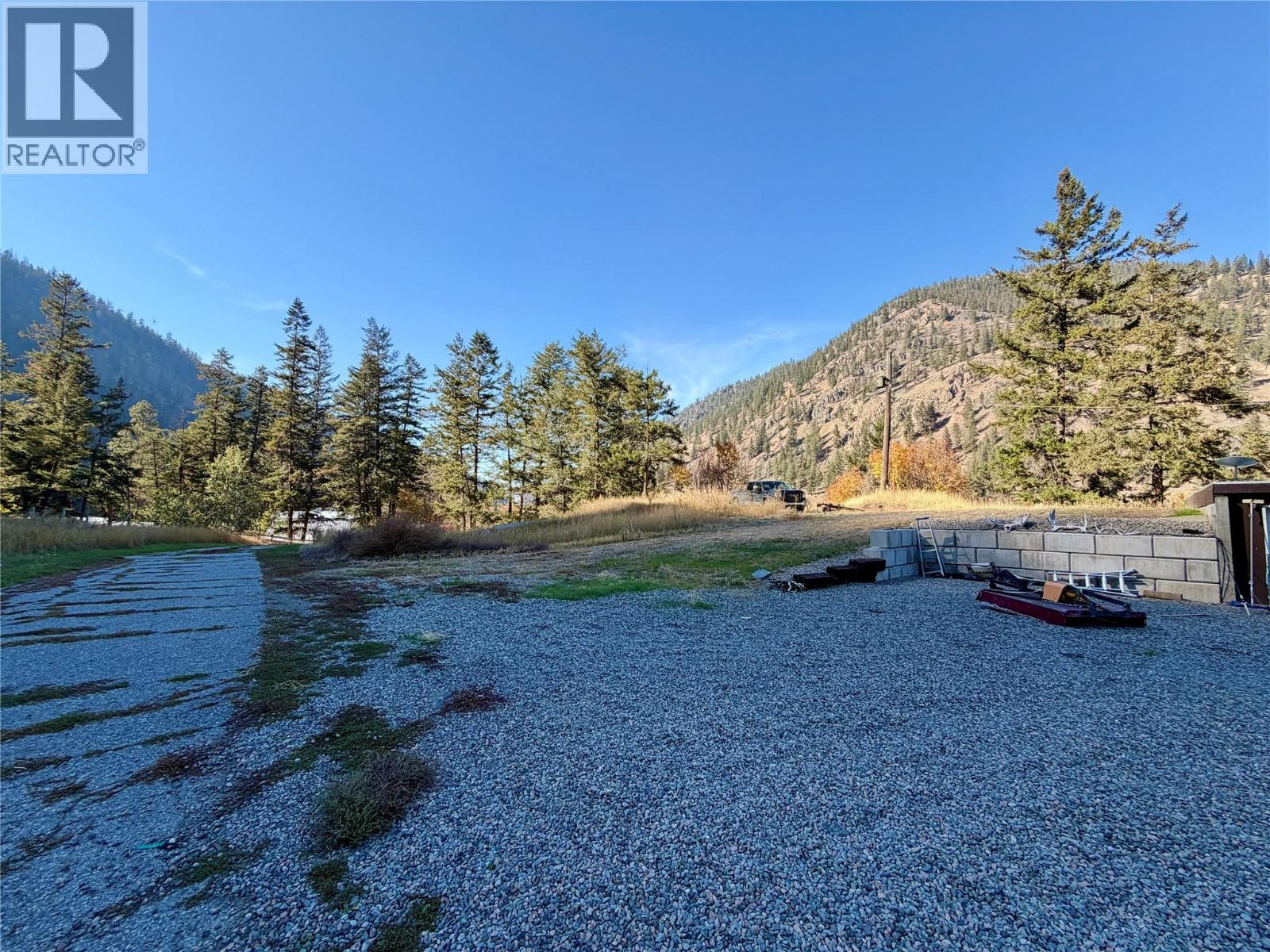 727 Highway 3 Highway E, Princeton, British Columbia  V0X 1W0 - Photo 4 - 10404261