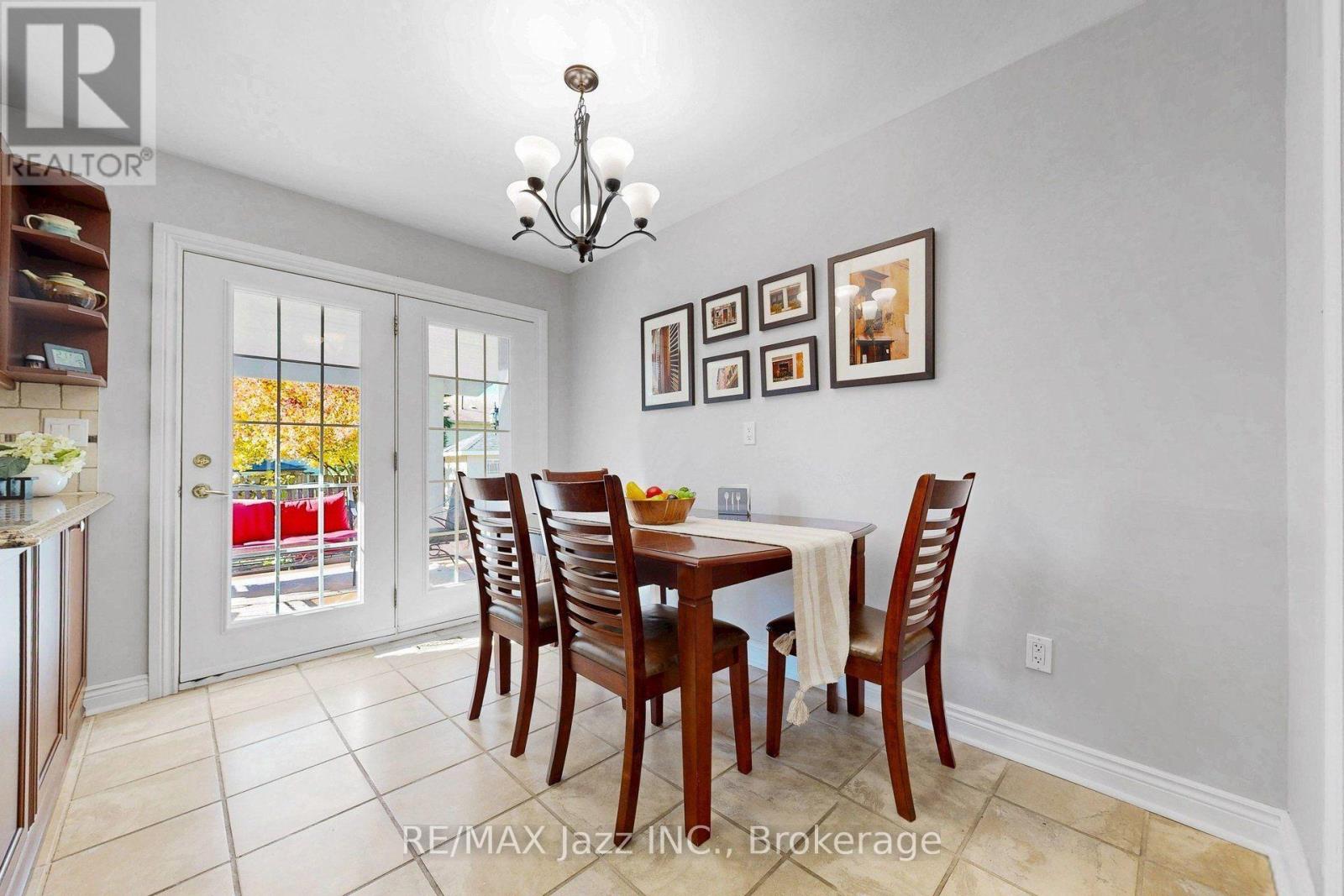 10 Trinity Crescent, Whitby, Ontario  L1N 6L2 - Photo 17 - E14104390