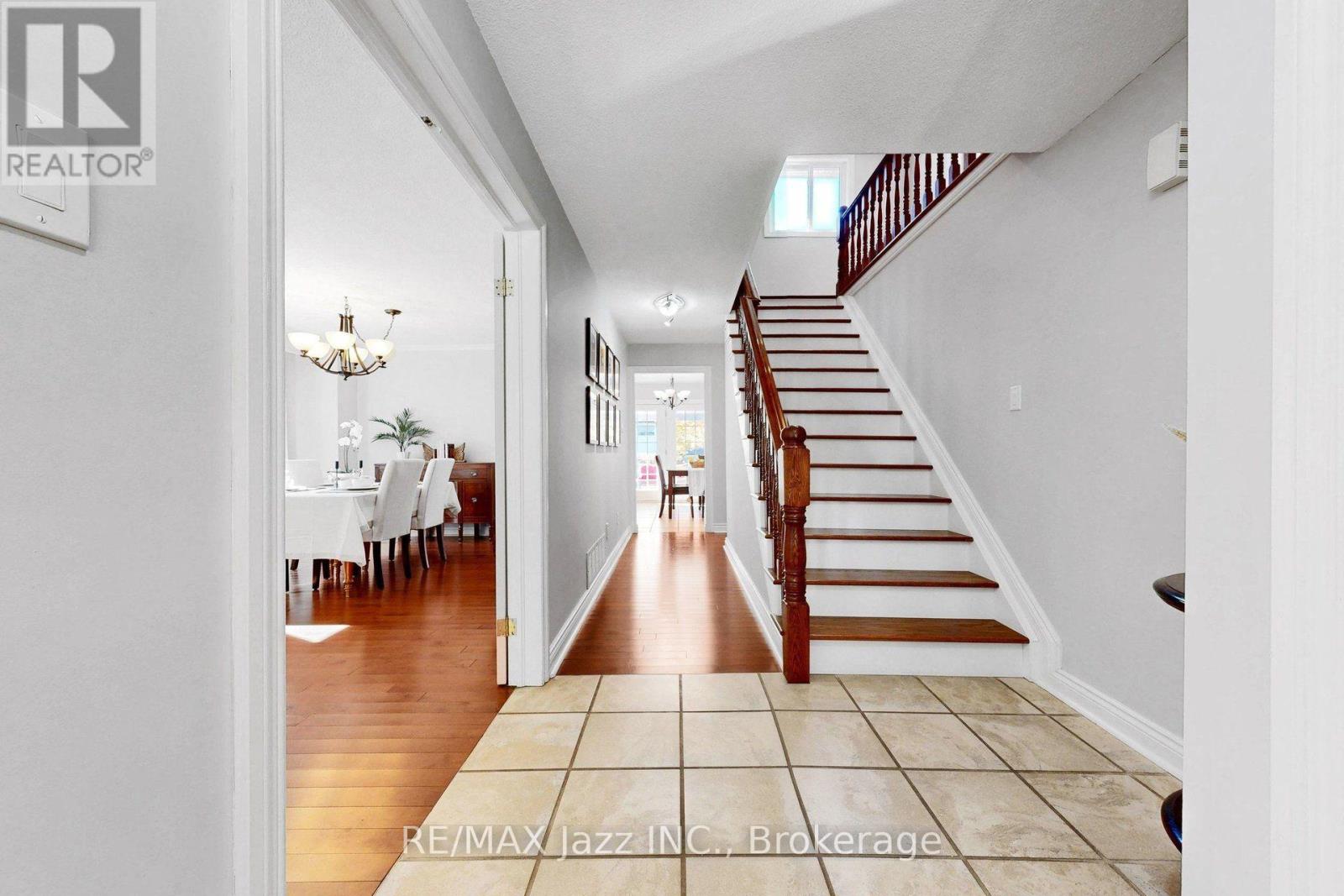 10 Trinity Crescent, Whitby, Ontario  L1N 6L2 - Photo 5 - E14104390