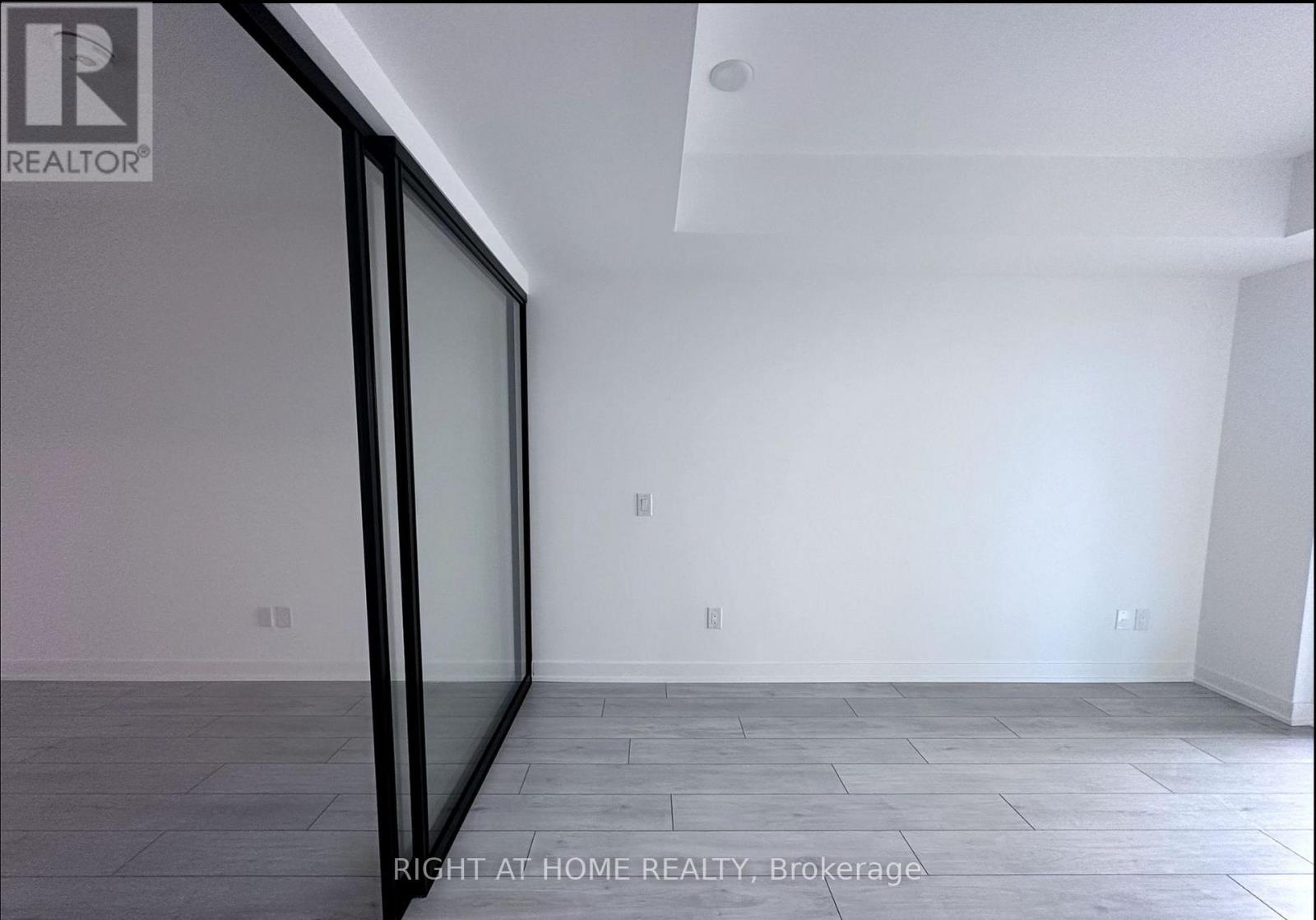 301 - 5 Lakeview Avenue, Toronto (Trinity-Bellwoods), Ontario  M6J 0H3 - Photo 13 - C14104336