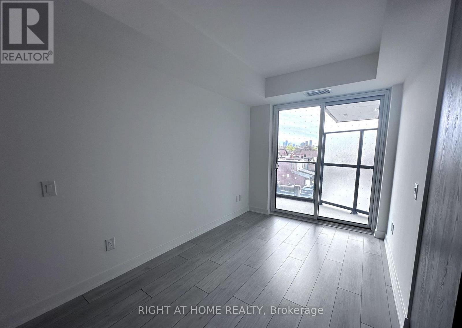 301 - 5 Lakeview Avenue, Toronto (Trinity-Bellwoods), Ontario  M6J 0H3 - Photo 14 - C14104336