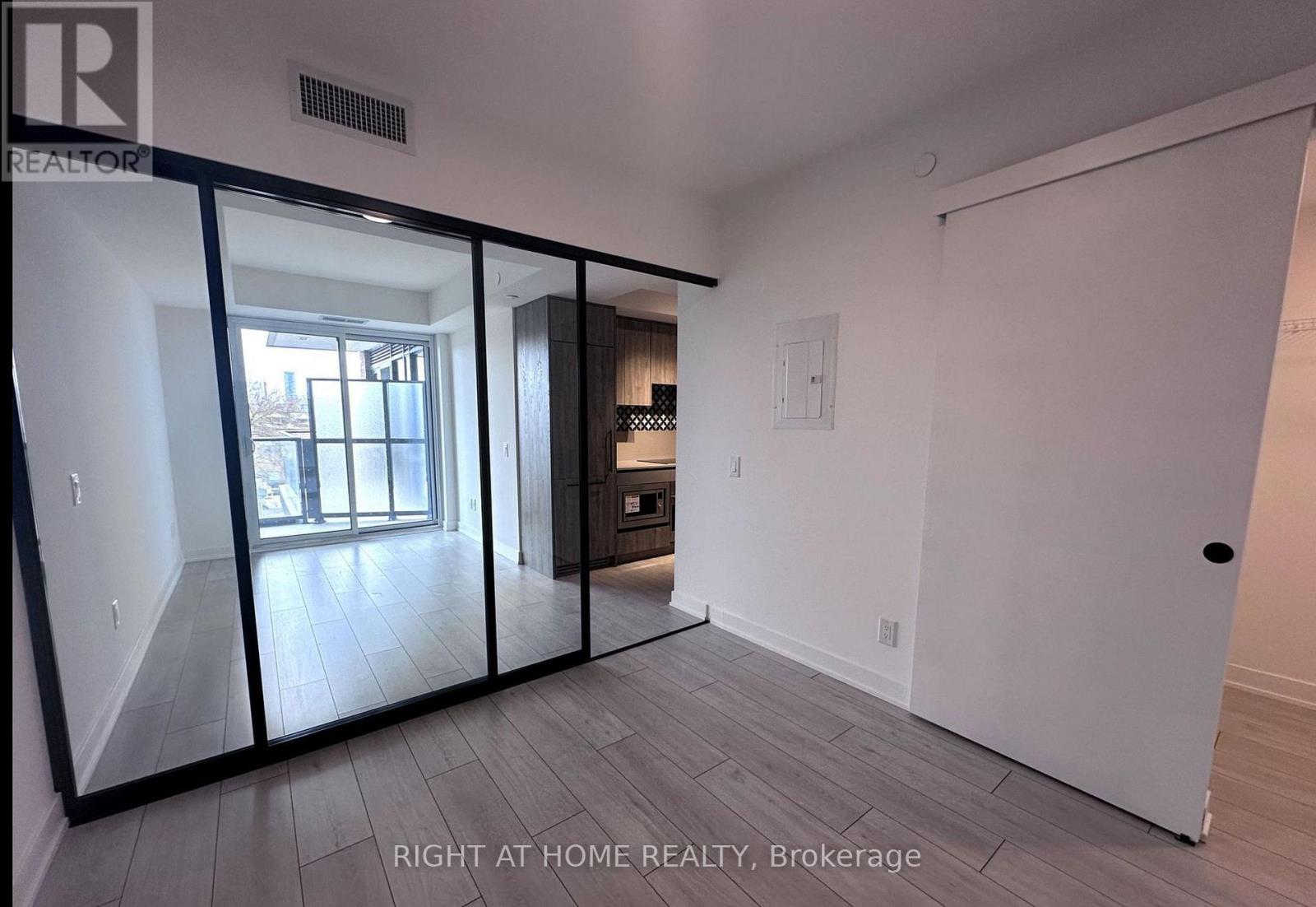 301 - 5 Lakeview Avenue, Toronto (Trinity-Bellwoods), Ontario  M6J 0H3 - Photo 17 - C14104336