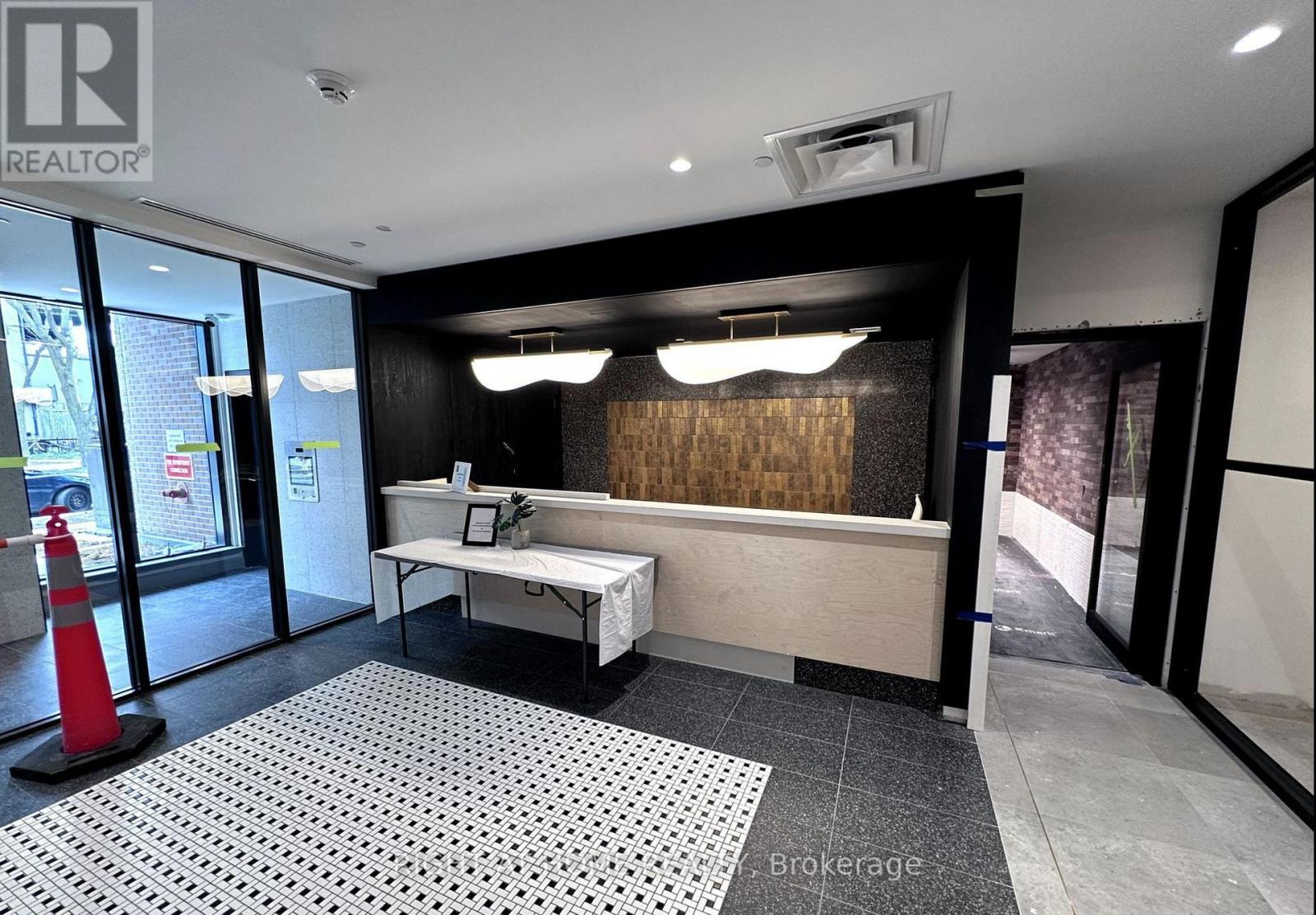 301 - 5 Lakeview Avenue, Toronto (Trinity-Bellwoods), Ontario  M6J 0H3 - Photo 2 - C14104336
