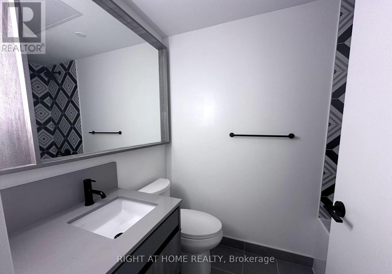 301 - 5 Lakeview Avenue, Toronto (Trinity-Bellwoods), Ontario  M6J 0H3 - Photo 7 - C14104336
