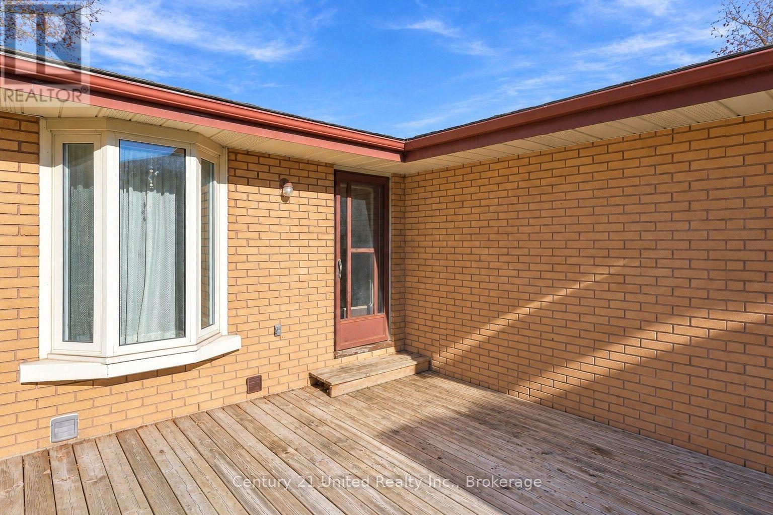 807 Highland Court, Peterborough, Ontario  K9H 5K1 - Photo 13 - X14104340