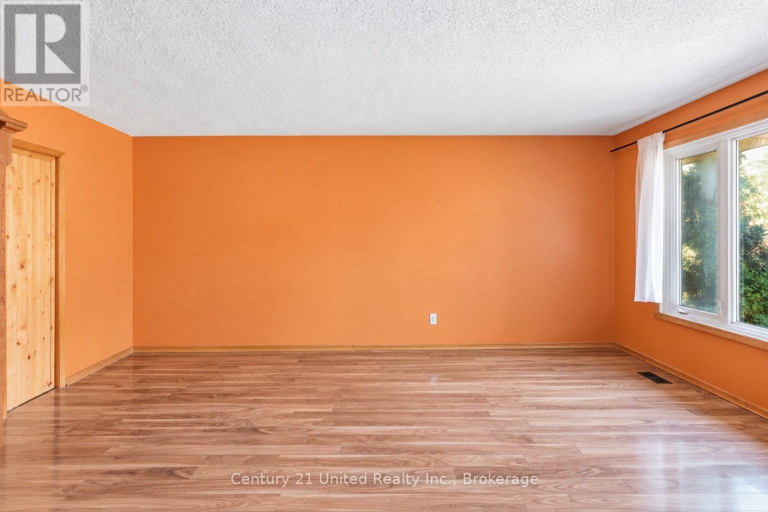 807 Highland Court, Peterborough, Ontario  K9H 5K1 - Photo 4 - X14104340