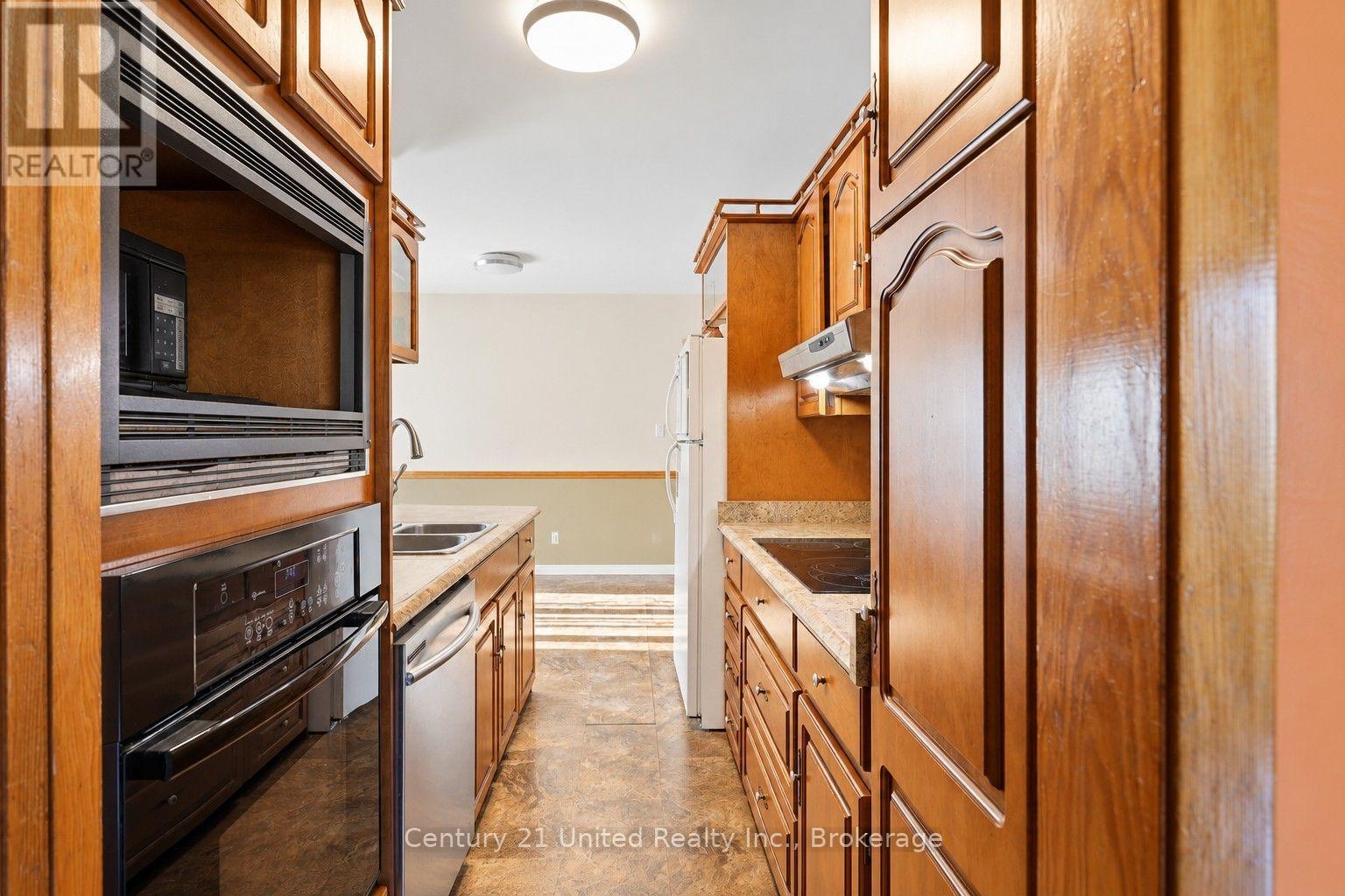807 Highland Court, Peterborough, Ontario  K9H 5K1 - Photo 8 - X14104340