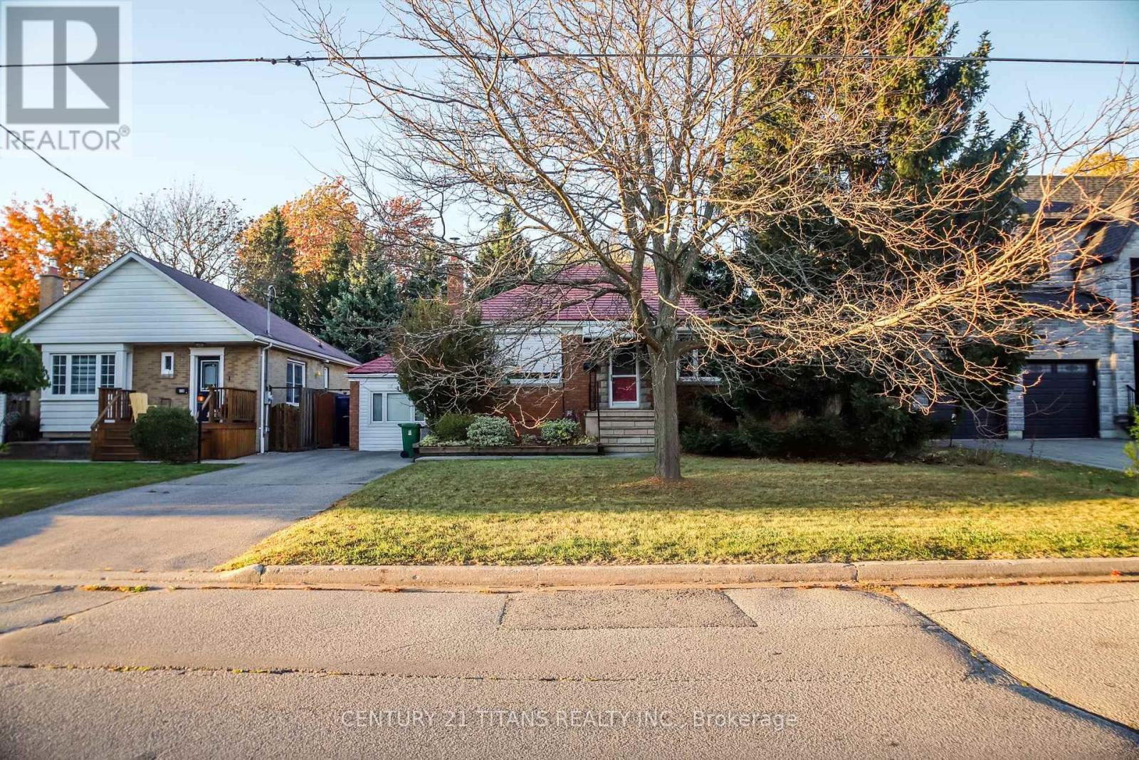 172 PHYLLIS AVENUE, Toronto, Ontario