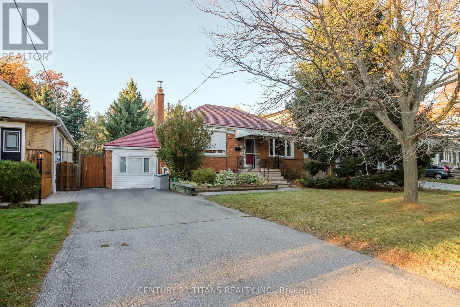 172 Phyllis Avenue, Toronto, Ontario  M1M 1Y8 - Photo 2 - E14104266