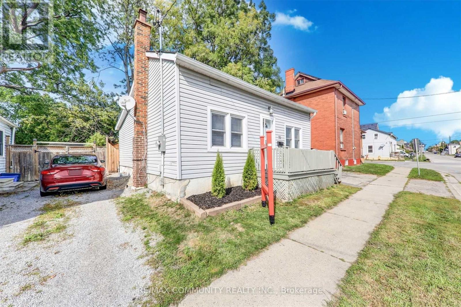 70 Colborne Street W, Oshawa, Ontario  L1G 1L7 - Photo 2 - E14104422
