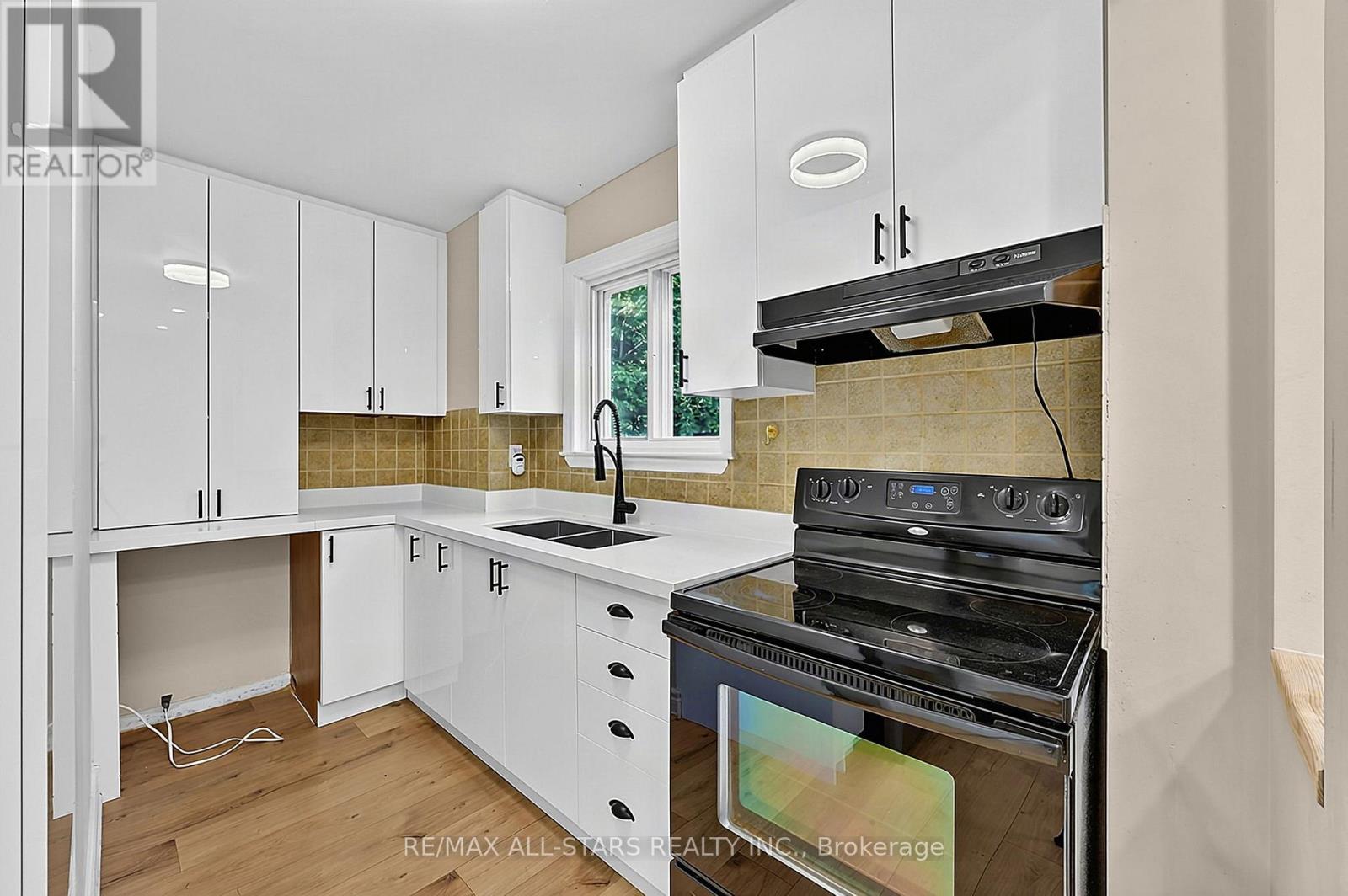 333 Neal Drive, Richmond Hill, Ontario  L4C 3L3 - Photo 13 - N14104306