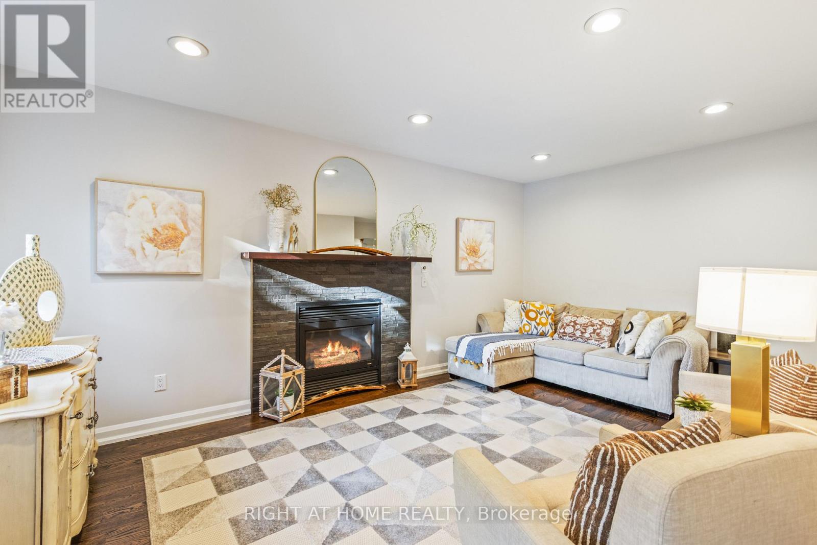 212 Olde Bayview Avenue, Richmond Hill, Ontario  L4E 3E1 - Photo 16 - N14104394