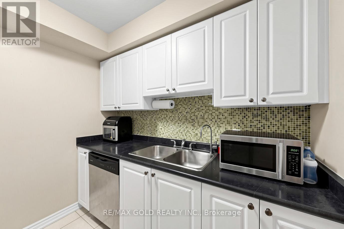 9 - 57 Ferndale Drive S, Barrie, Ontario  L4N 5W9 - Photo 10 - S14104234