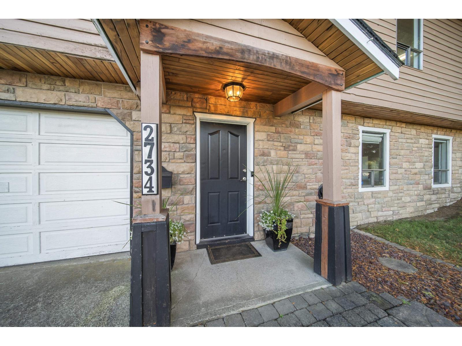 2734 Valemont Crescent, Abbotsford, British Columbia  V2T 3V5 - Photo 2 - R3176845