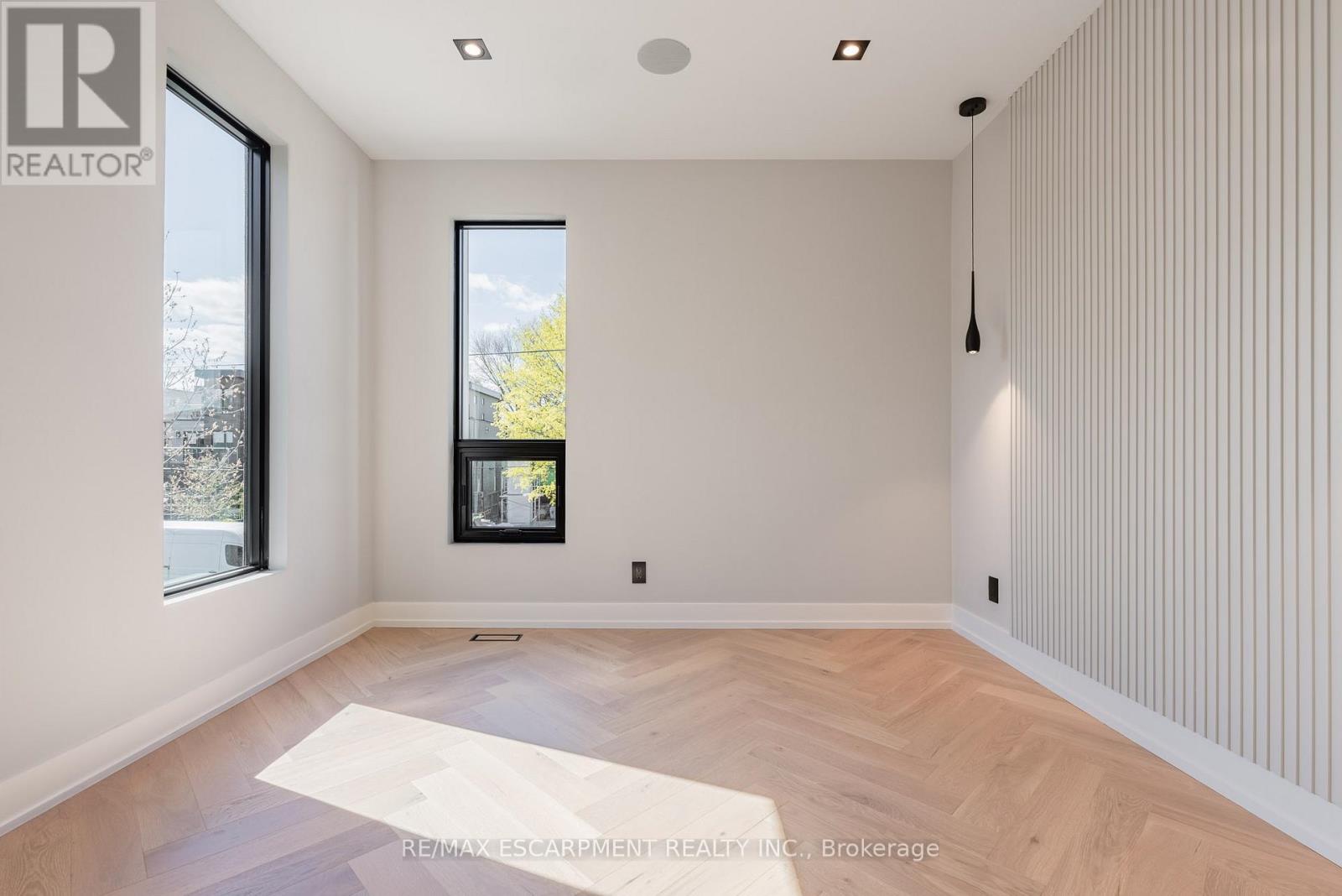 696 Montbeck Crescent, Mississauga, Ontario  L5G 1P3 - Photo 25 - W14104296