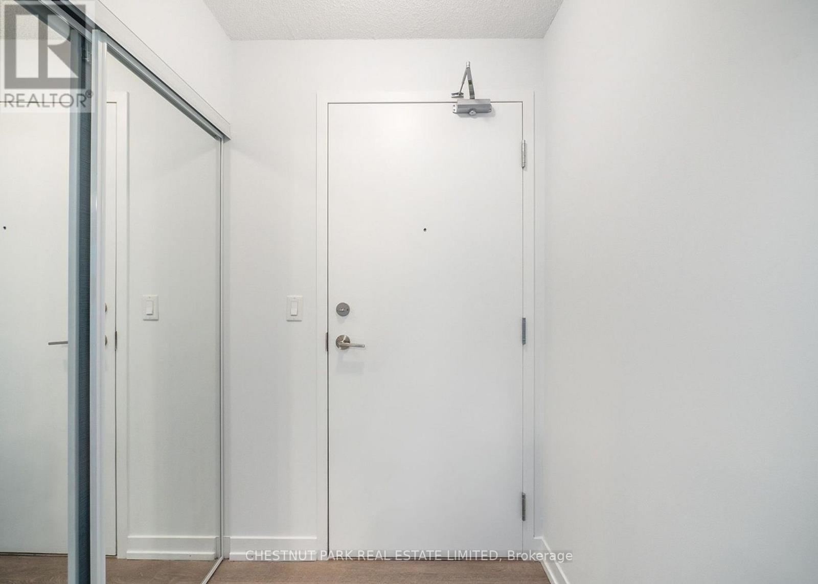 910 - 1410 Dupont Street, Toronto, Ontario  M6H 0B6 - Photo 5 - W14104388