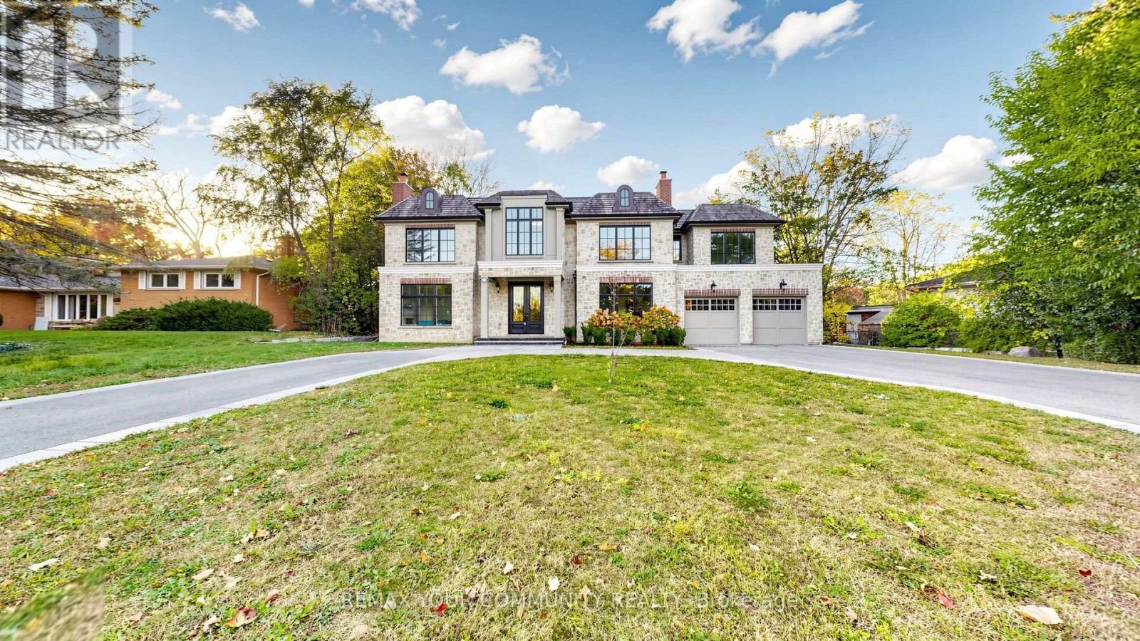 1427 LAKESHORE ROAD W