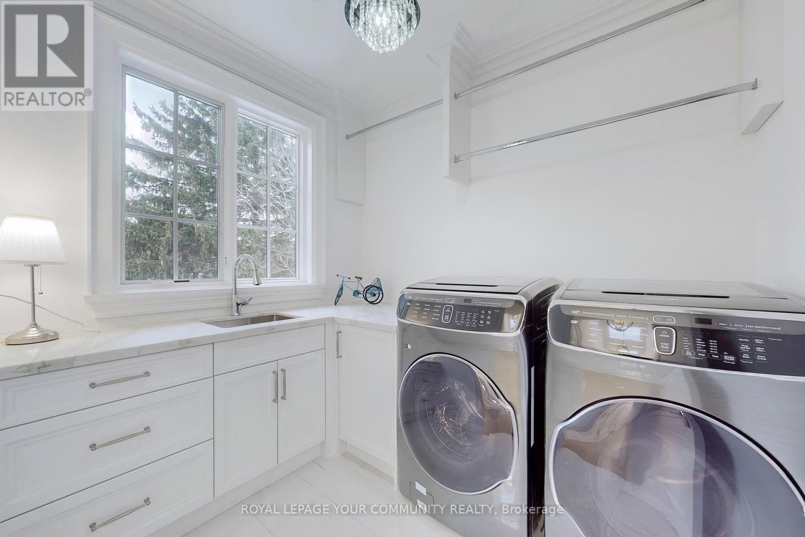 1427 Lakeshore Road W, Oakville (Sw Southwest), Ontario  L6L 1G4 - Photo 31 - W14104392