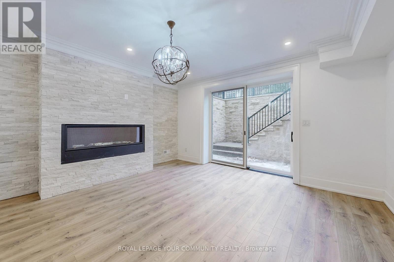 1427 Lakeshore Road W, Oakville (Sw Southwest), Ontario  L6L 1G4 - Photo 36 - W14104392