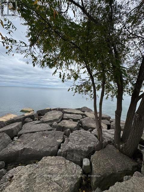 1427 Lakeshore Road W, Oakville (Sw Southwest), Ontario  L6L 1G4 - Photo 44 - W14104392