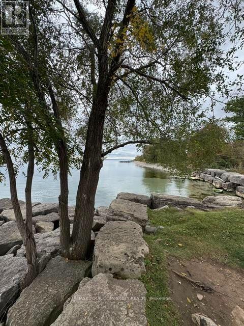 1427 Lakeshore Road W, Oakville (Sw Southwest), Ontario  L6L 1G4 - Photo 45 - W14104392