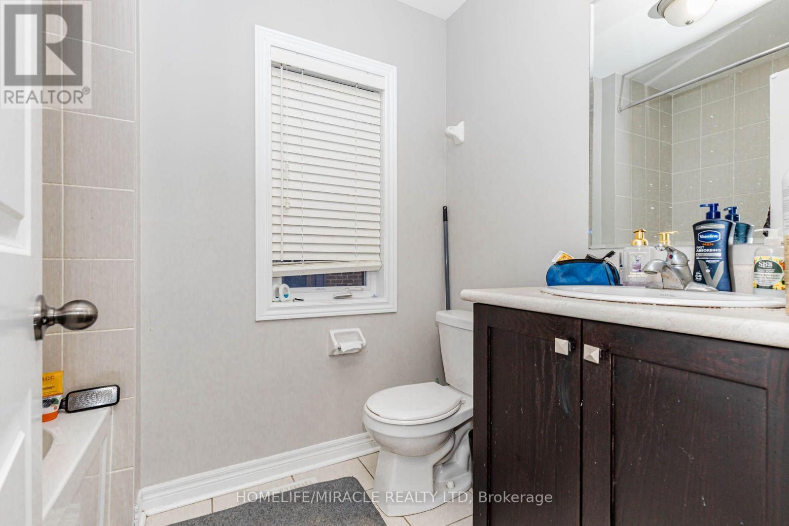 45 Padbury Trail, Brampton, Ontario  L7A 4V2 - Photo 38 - W14104404