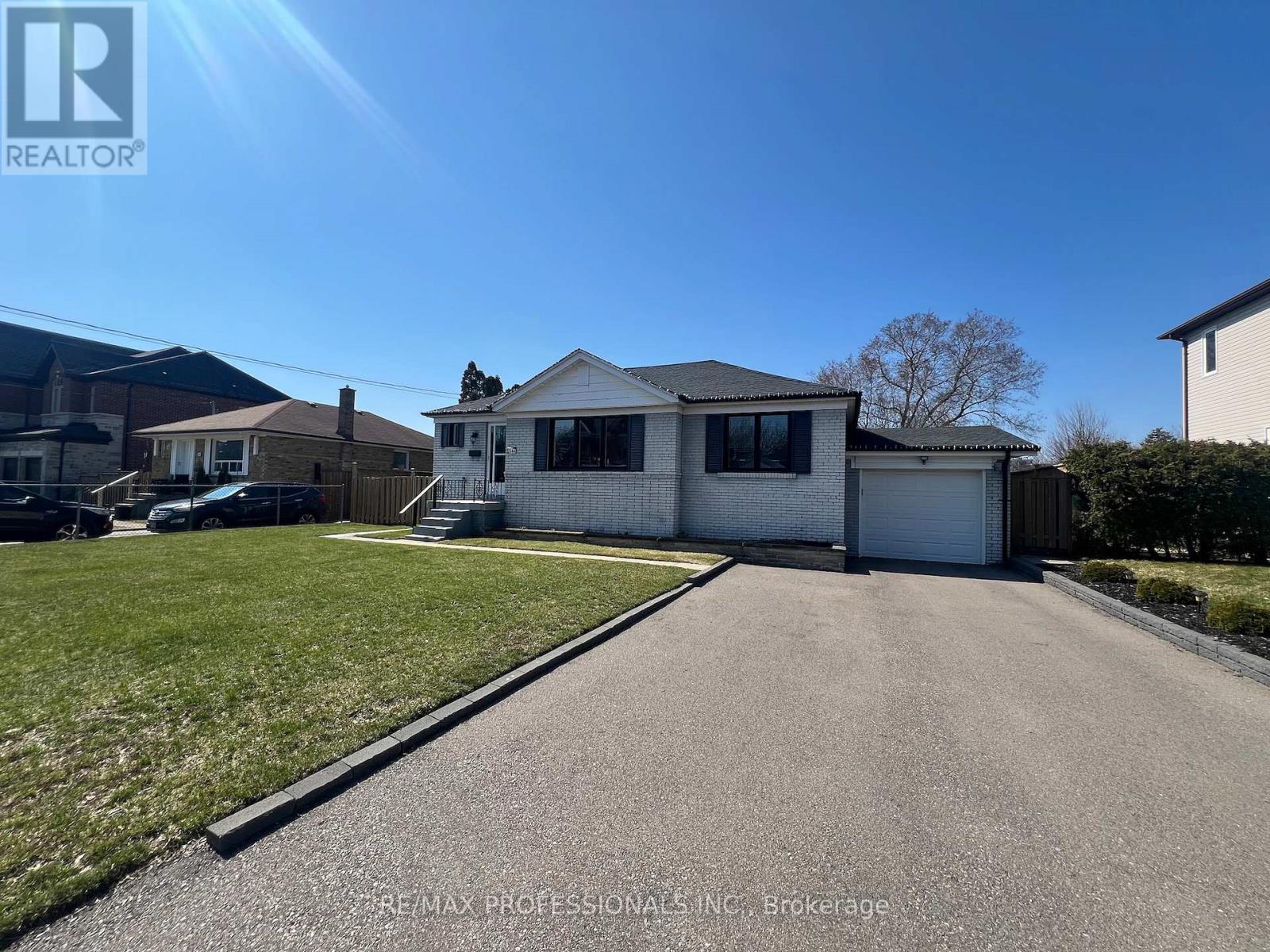 2504 DONNAVALE DRIVE