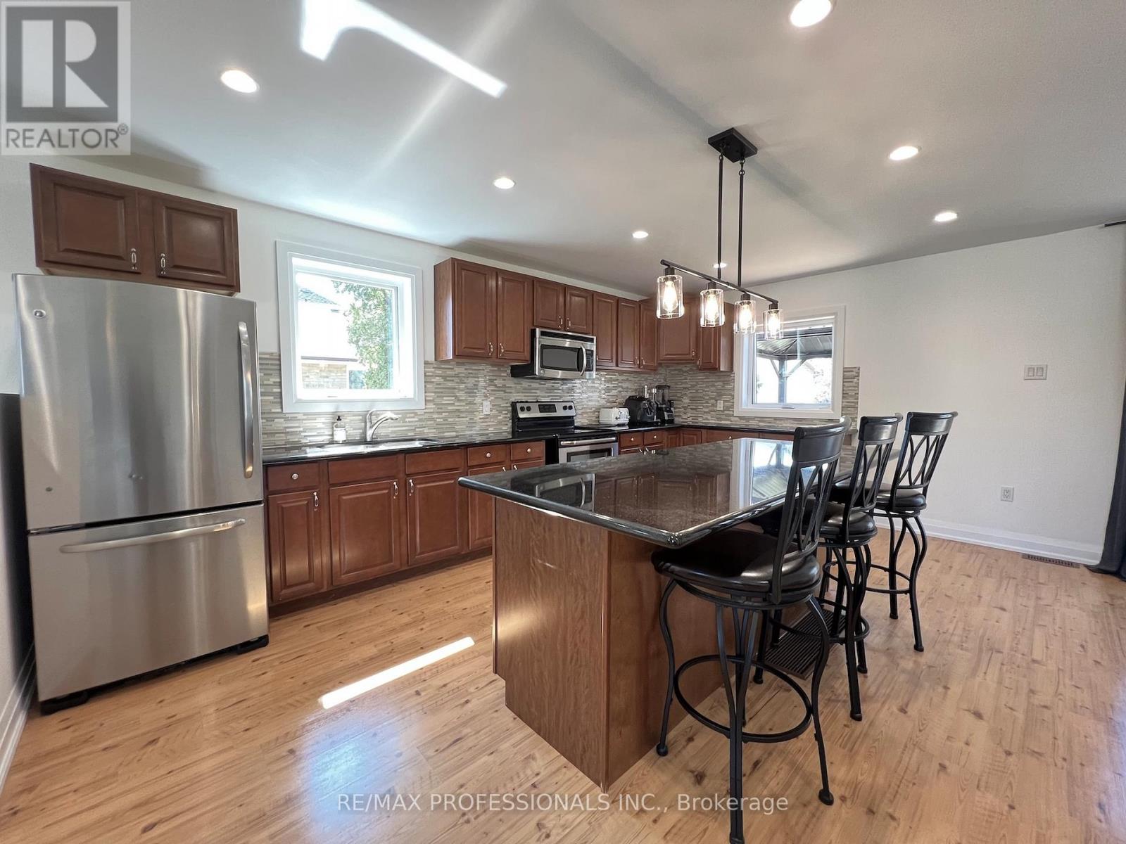 2504 Donnavale Drive, Mississauga (Cooksville), Ontario  L5A 2N1 - Photo 11 - W14104476