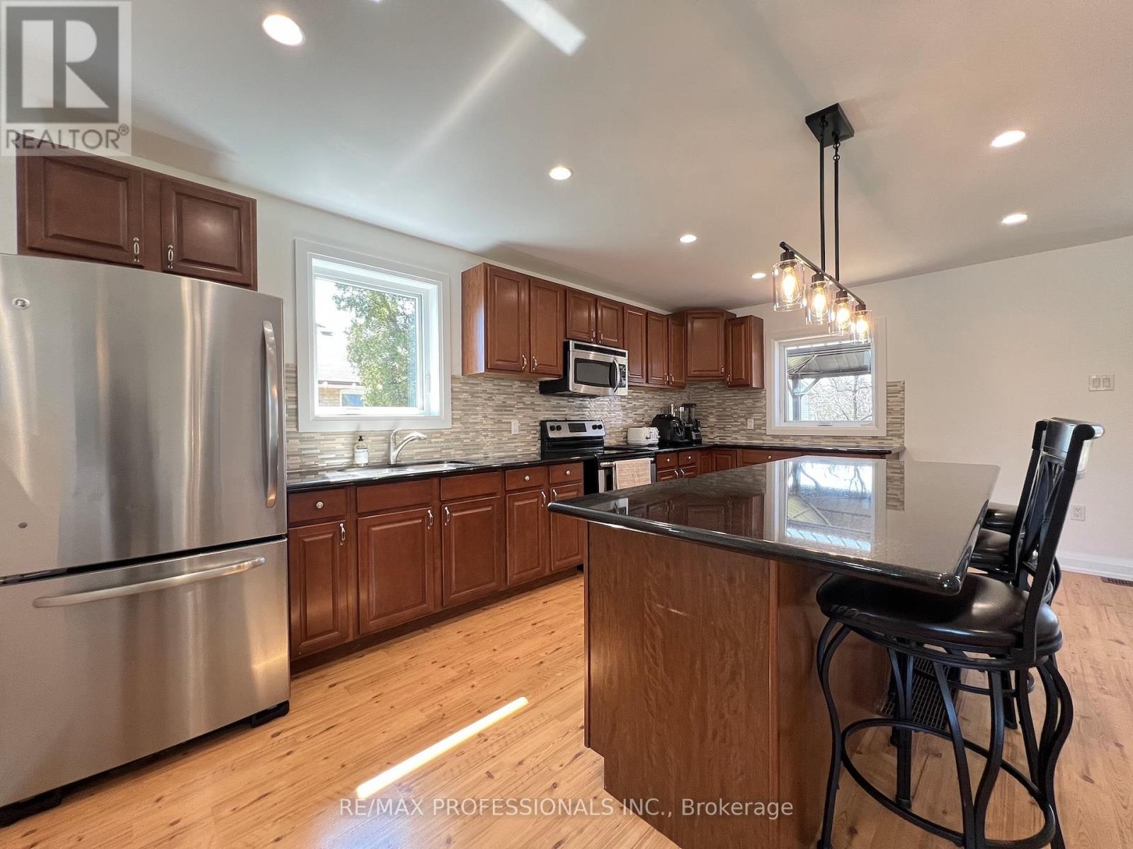 2504 Donnavale Drive, Mississauga (Cooksville), Ontario  L5A 2N1 - Photo 19 - W14104476