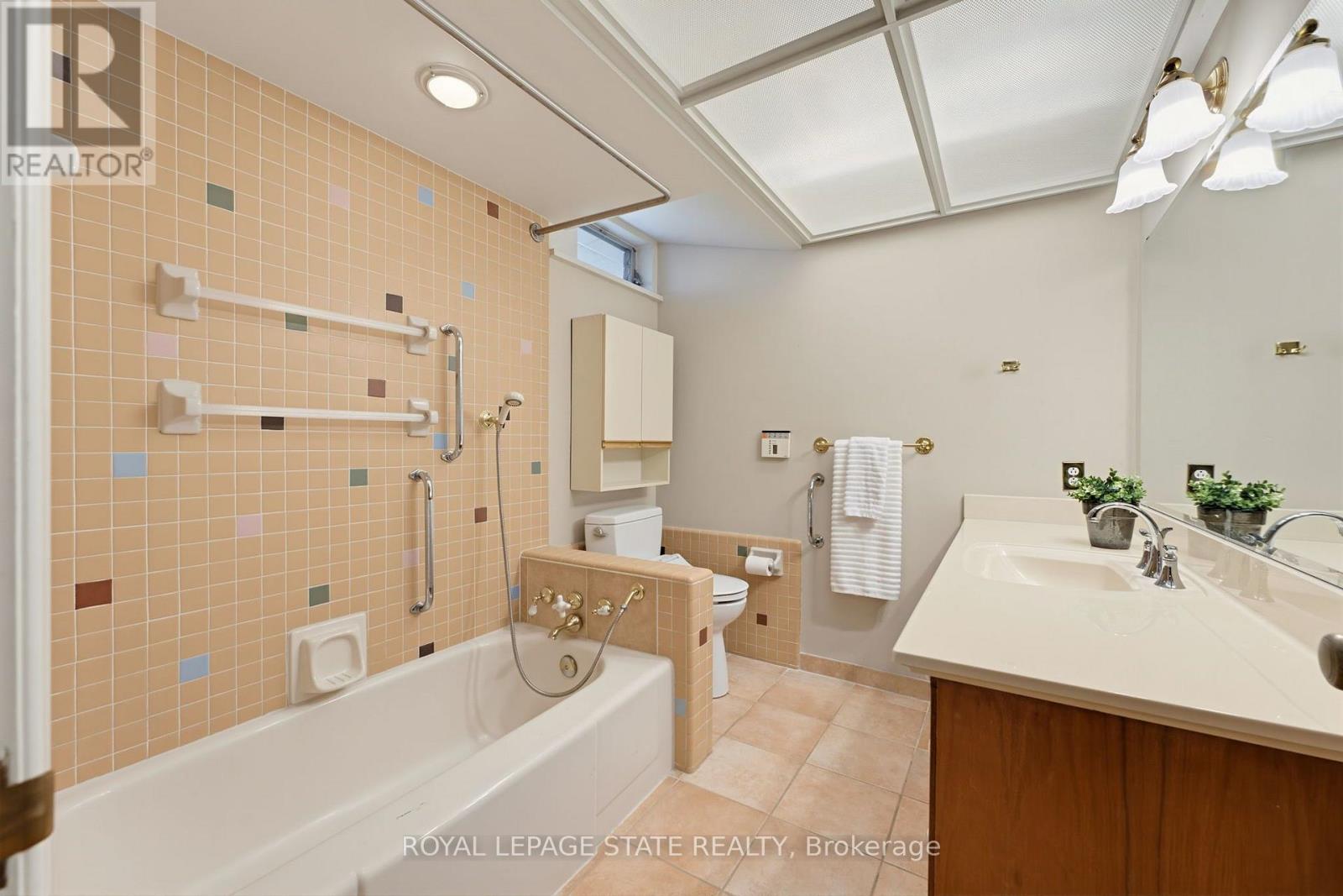 73 Grant Boulevard, Hamilton, Ontario  L9H 4L9 - Photo 19 - X14104462