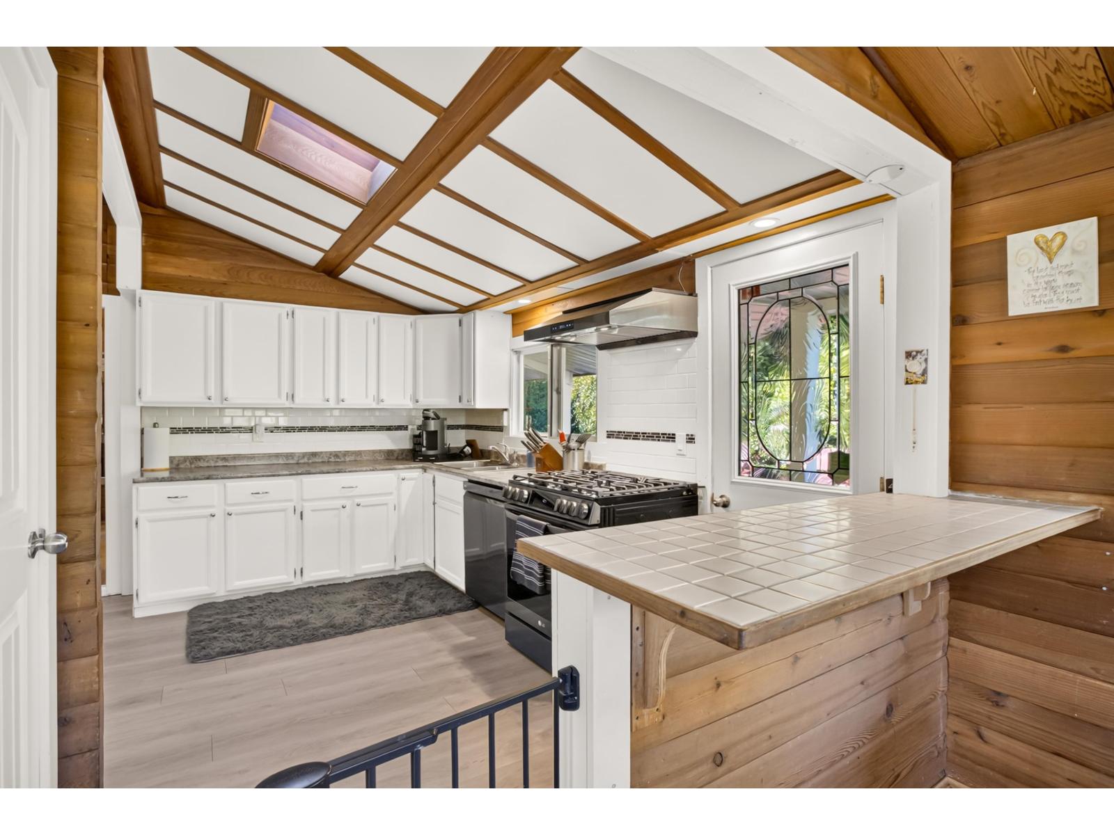 9560 Monte Vista Street, Mission, British Columbia  V2V 6B2 - Photo 3 - R3177551