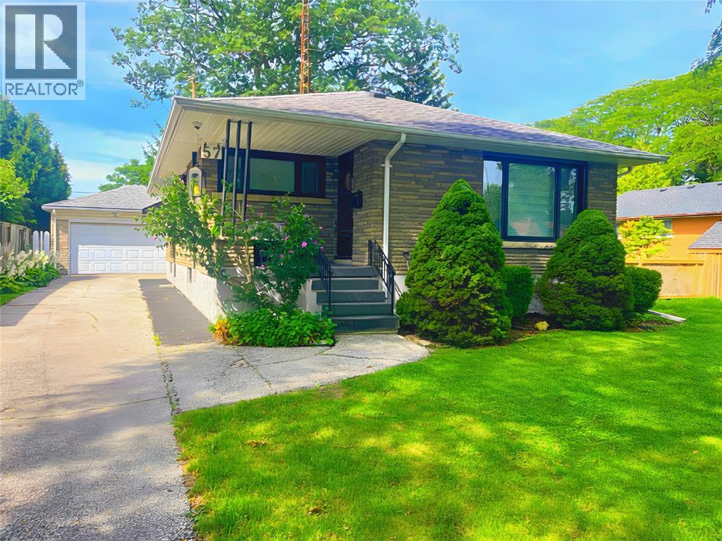 57 Vimy CRESCENT, Sarnia, Ontario