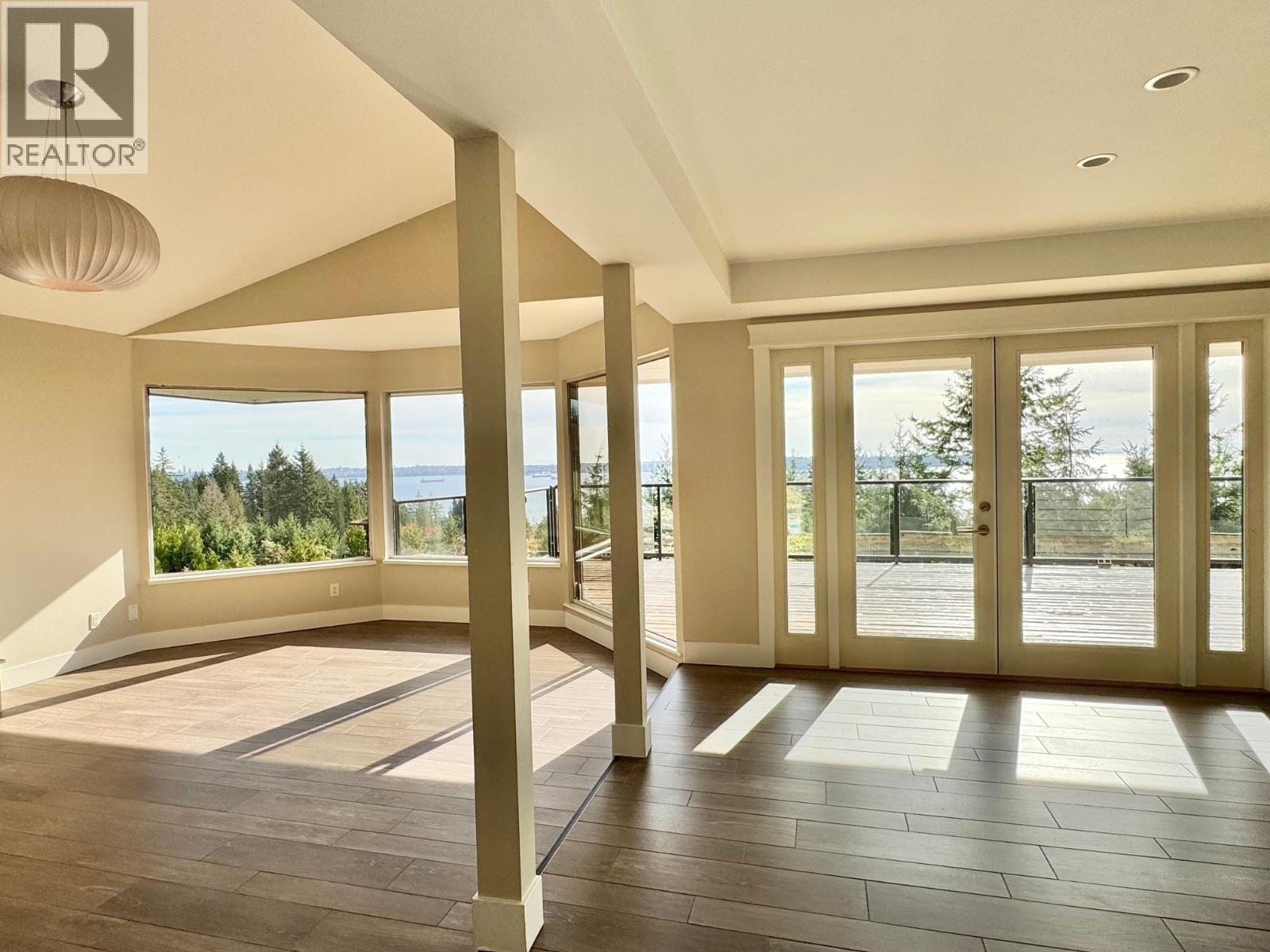 4xx5 Almondel Court, West Vancouver, British Columbia  V7V 4V4 - Photo 8 - R3177499