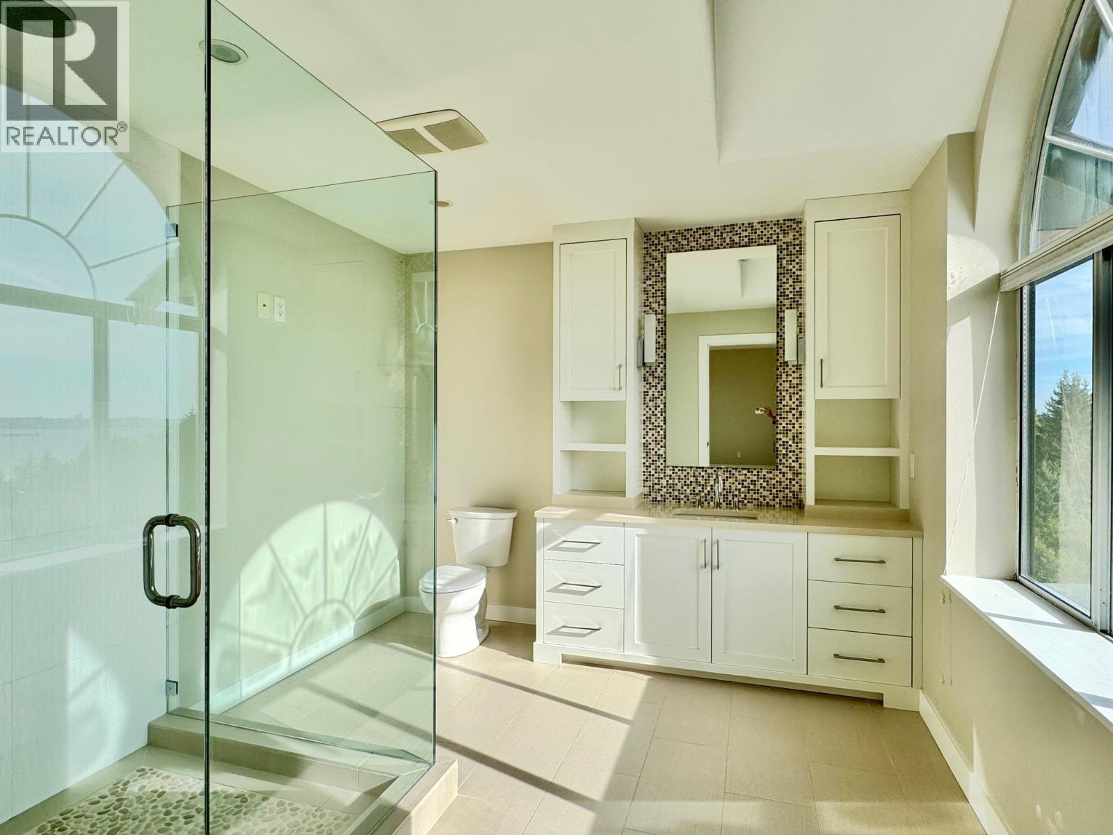 4xx5 Almondel Court, West Vancouver, British Columbia  V7V 4V4 - Photo 18 - R3177499