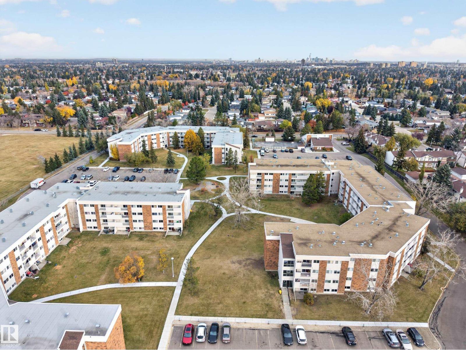 #27 11245 31 AV NW