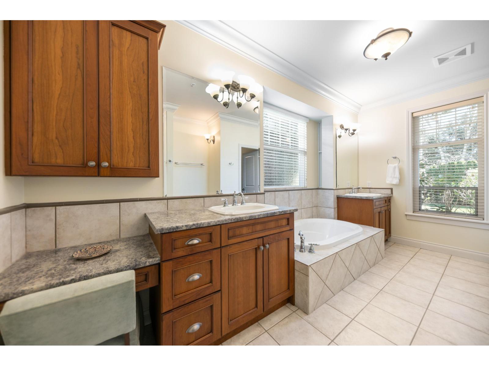 13785 Marine Drive, White Rock, British Columbia  V4B 1A3 - Photo 15 - R3176838
