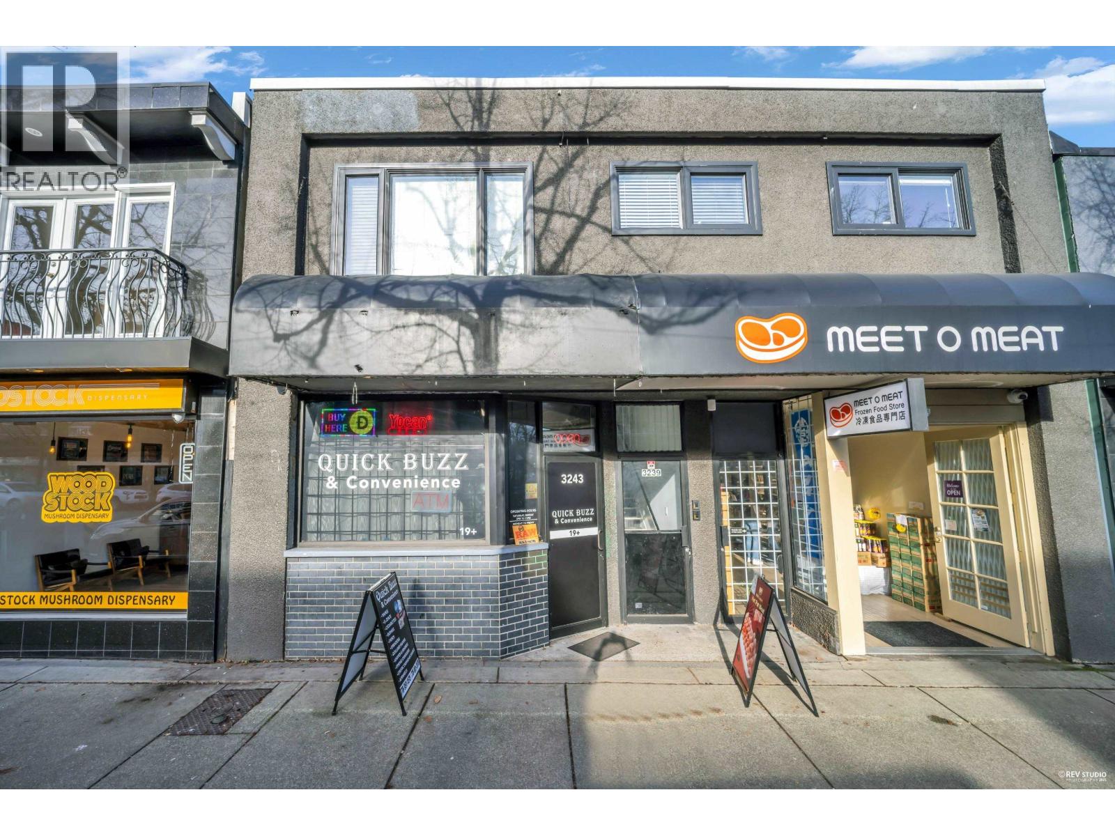 3243 W BROADWAY, vancouver, British Columbia