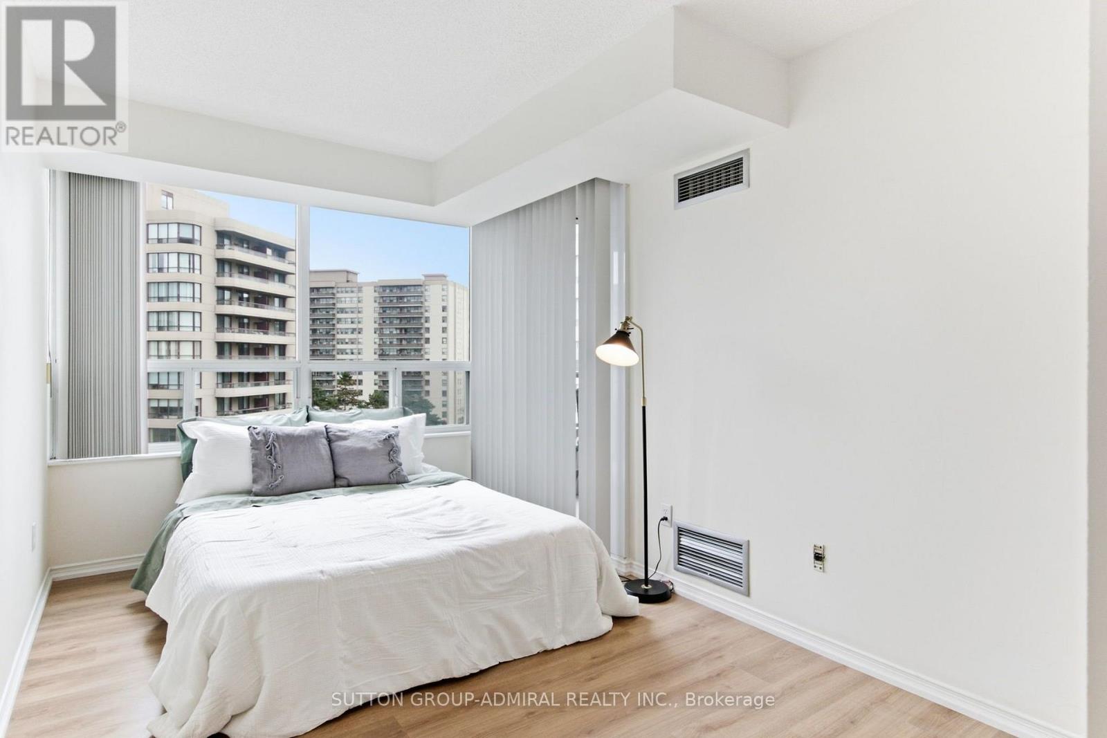814 - 11 Townsgate Drive, Vaughan (Crestwood-Springfarm-Yorkhill), Ontario  L4J 8G4 - Photo 25 - N14104506
