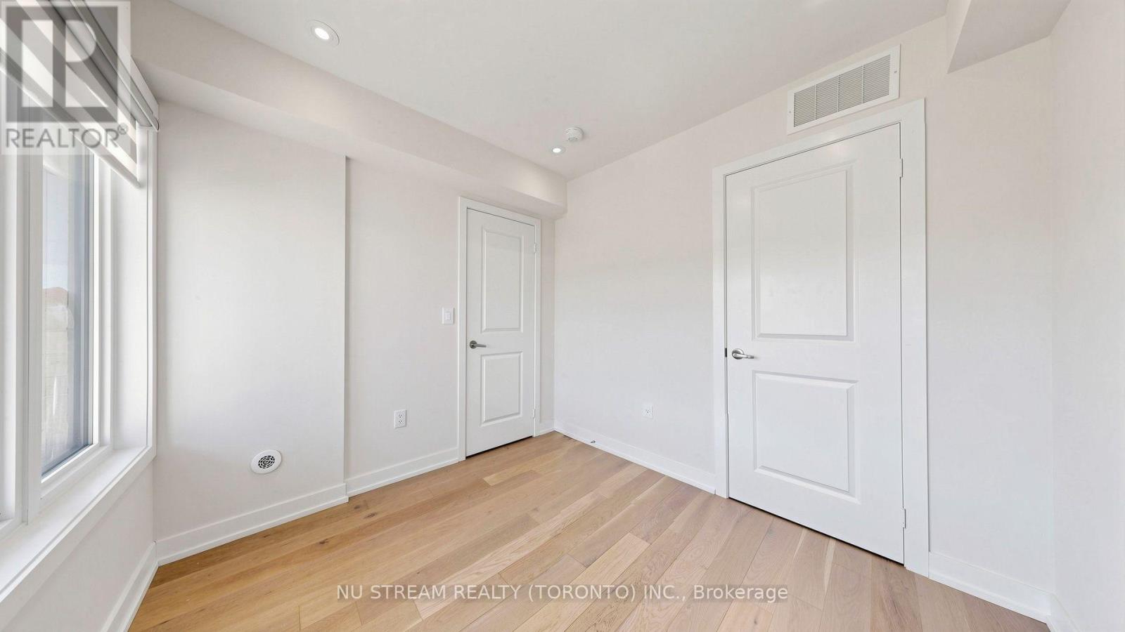 72 Ingersoll Lane, Richmond Hill, Ontario  L4E 1G9 - Photo 6 - N14104556