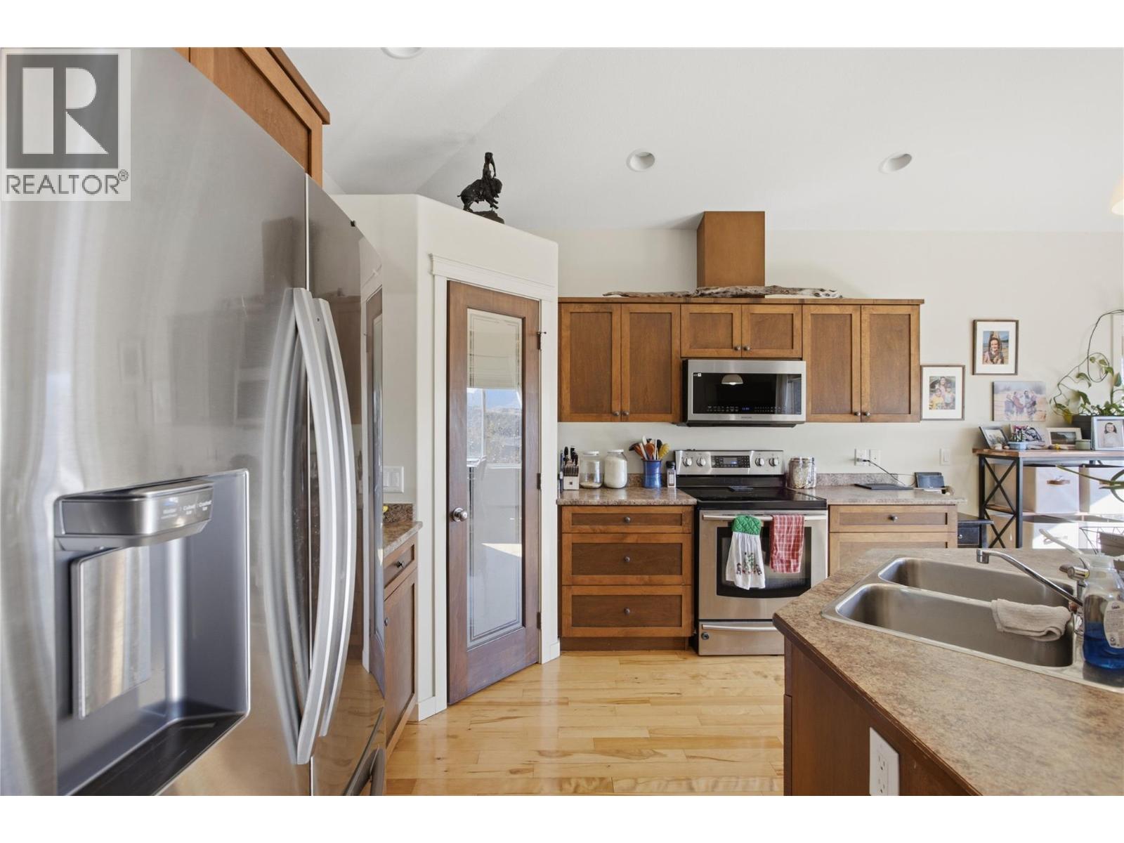 2060 Grasslands Boulevard, Kamloops, British Columbia  V2B 0A6 - Photo 13 - 10404286