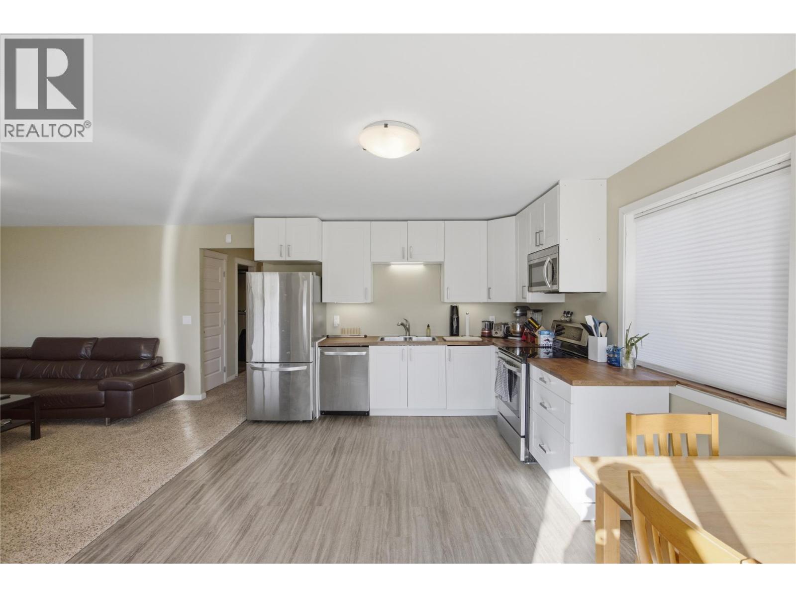 2060 Grasslands Boulevard, Kamloops, British Columbia  V2B 0A6 - Photo 32 - 10404286