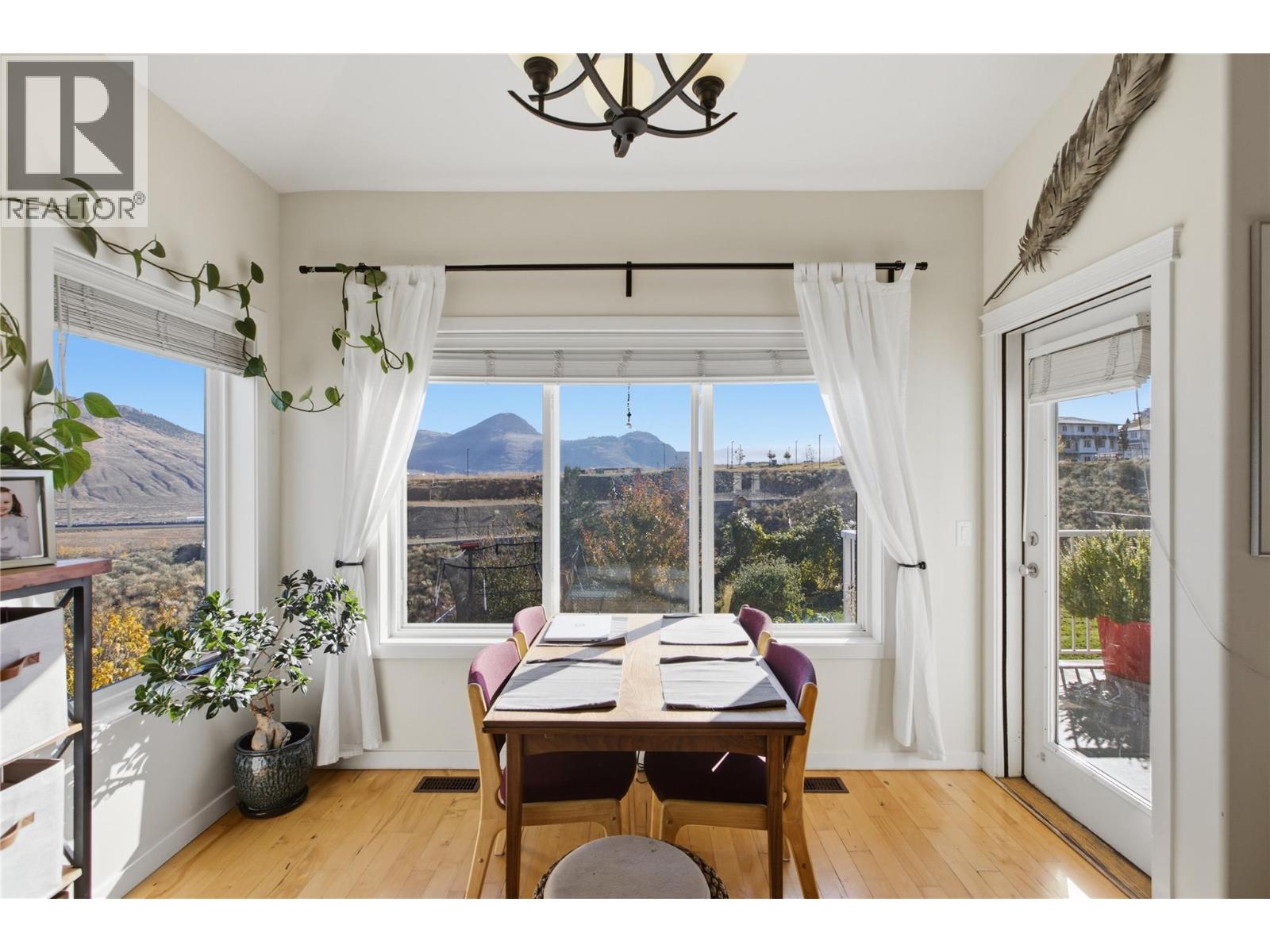 2060 Grasslands Boulevard, Kamloops, British Columbia  V2B 0A6 - Photo 8 - 10404286